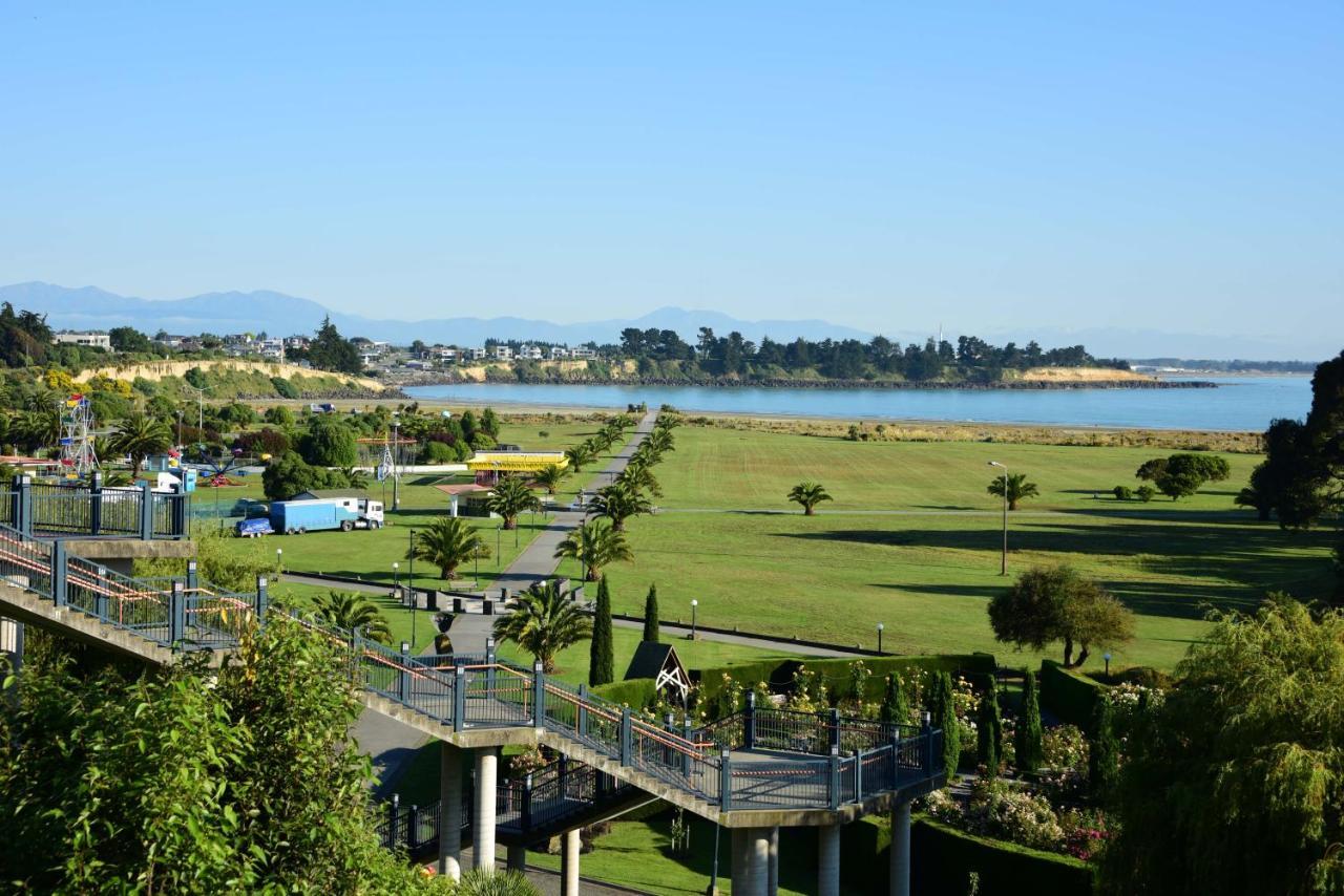 The Sanctuary Beach Side And Spa Timaru Exterior photo