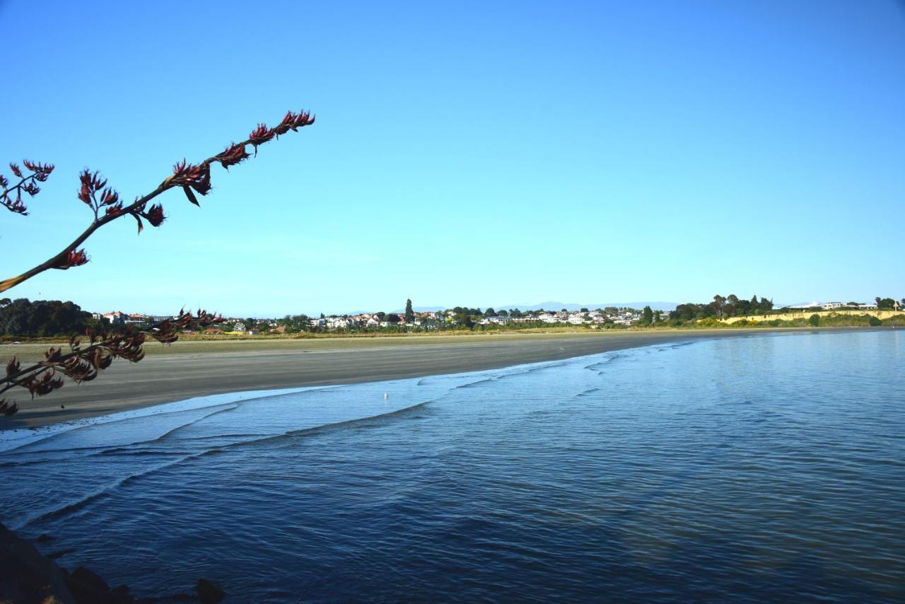 The Sanctuary Beach Side And Spa Timaru Exterior photo